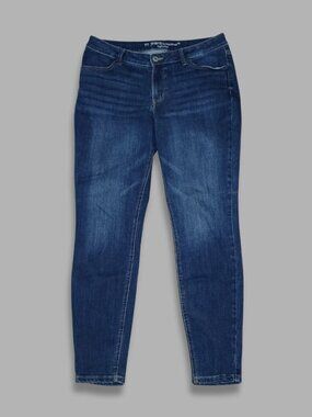 Maurices Jeans High Rise Design Slim Fit Stretch Medium Wash Women’s Size Large